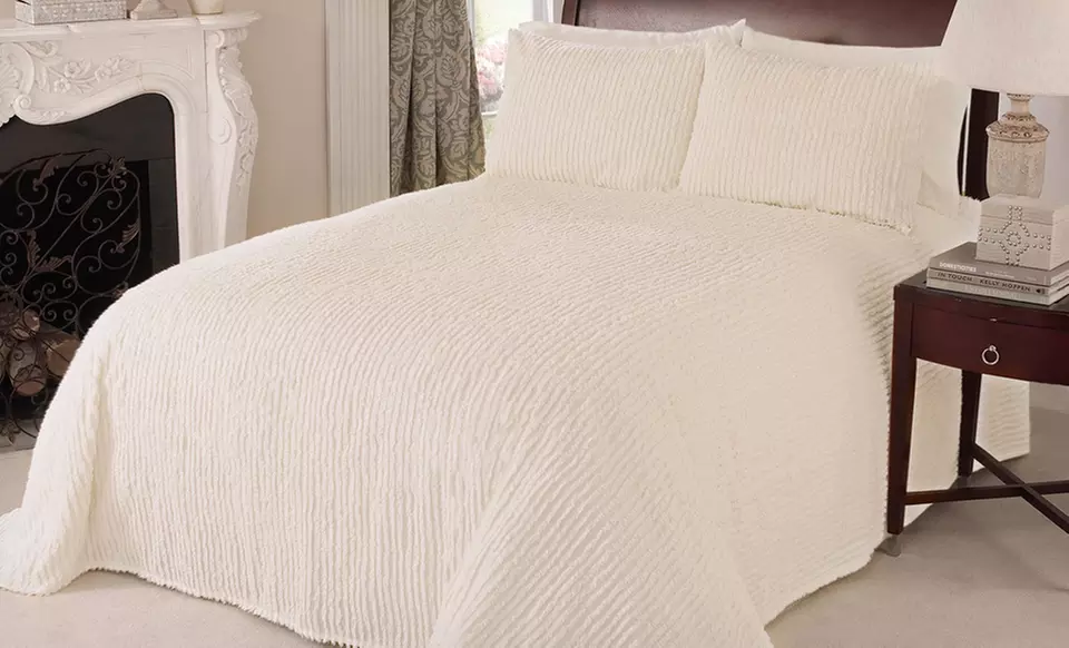 Beatrice Home Fashions Chenille Bedspread in Ivory or White (Up to 70% Off). Free Shipping and Returns. - Second Medium