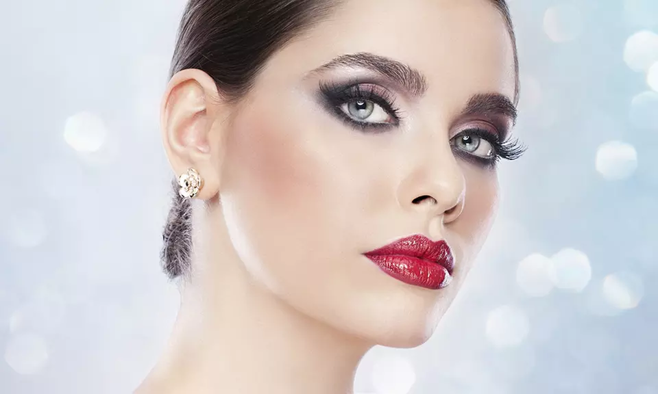 Full Set of Mink Classic Eyelash Extensions with Optional One-Week Fill at Fashion Tip Nail Bar (Up to 61% Off) - Primary Image