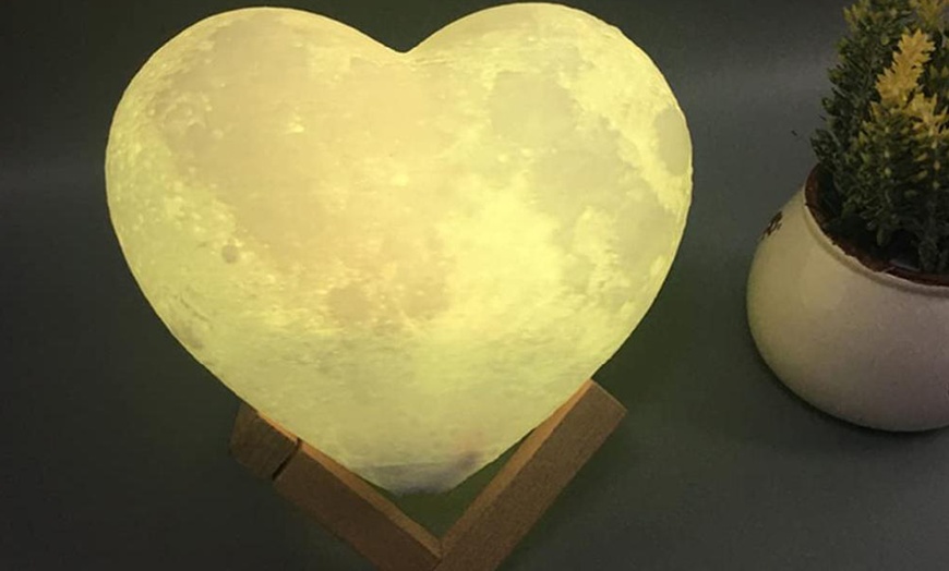 Image 4: Heart Shaped Moon Lamp