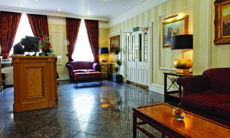 Image 8: Central London Up to 39% Off: 4* Double Room with Breakfast