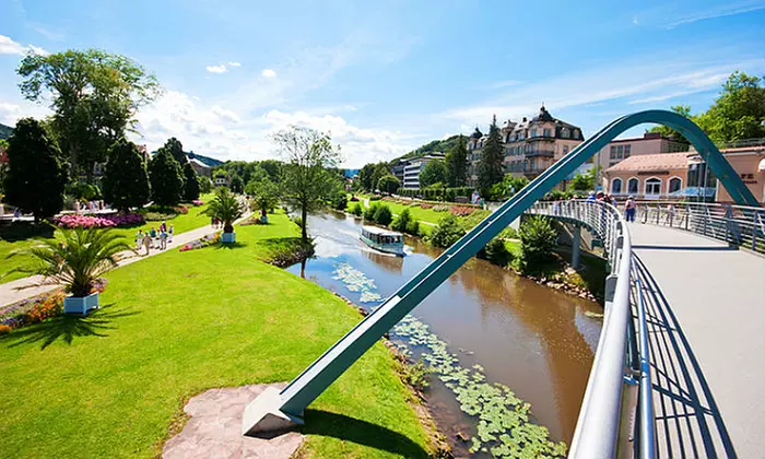 Bad Kissingen: 3-4 Tage für Zwei mit Frühstück und 3 Std. Eintritt in die KissSalis Therme in der Villa Amber ab 139 € - Primary Image