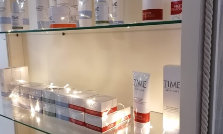 Uno o 3 trattamenti specifici viso con diagnostica al centro Spazio Estetica Cerea (sconto fino a 52%)