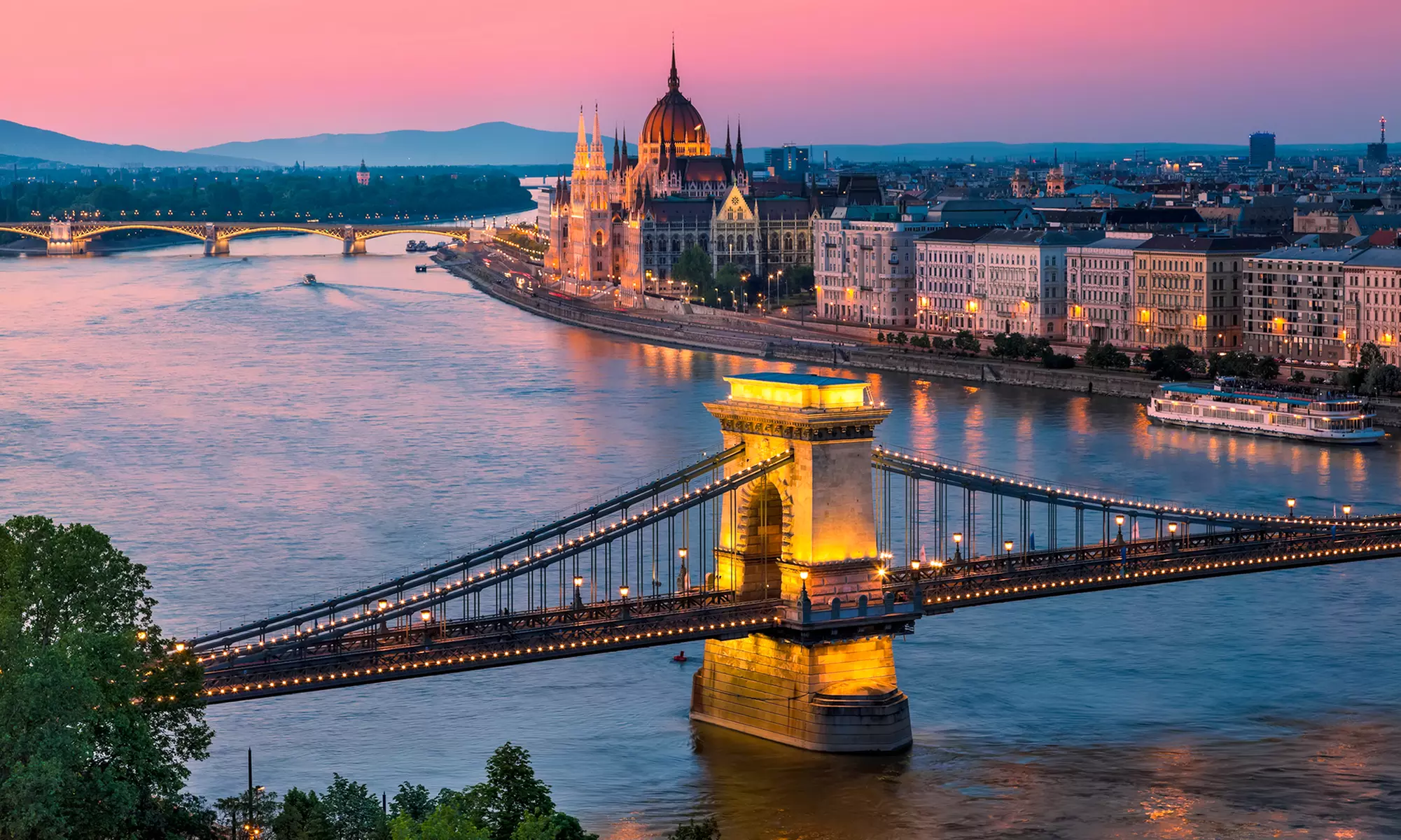 ✈ Budapest 4*: Volo diretto più 2 o 3 notti in hotel con colazione