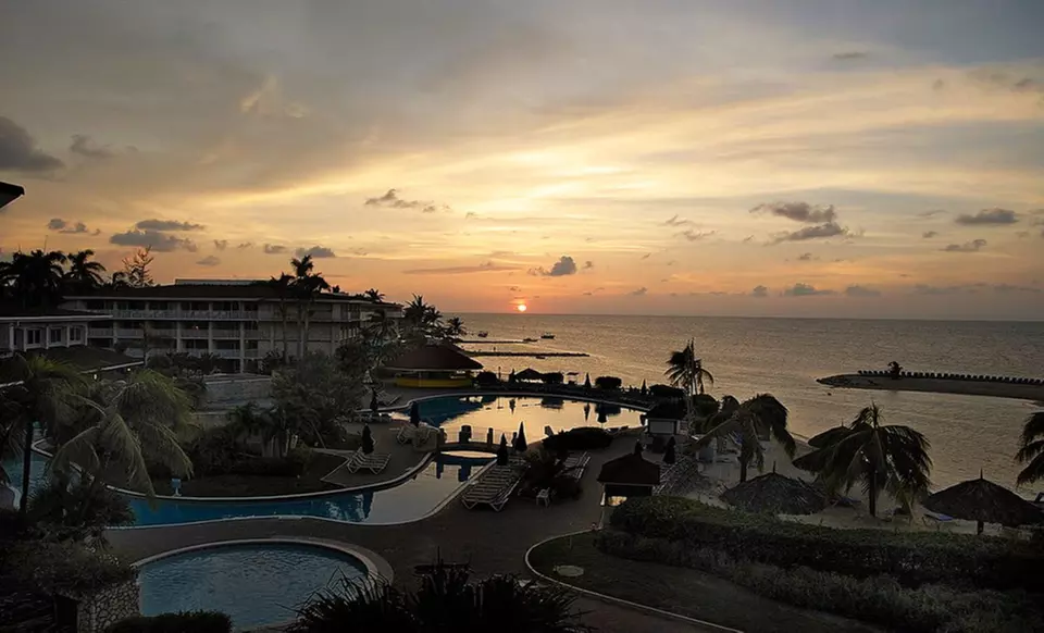 ✈ All-Inclusive Holiday Inn SunSpree Resort Stay w/Air. Price per Person Based on Double Occupancy. Incl. Taxes & Fees. - Second Medium