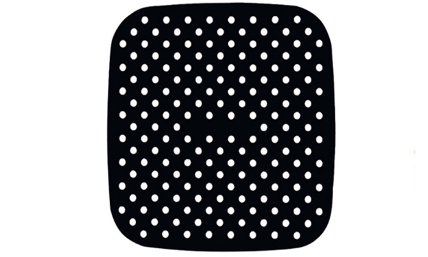 Image 9: Reusable Silicone Air Fryer Mat