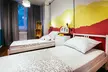 Warszawa: pokój budget double/twin dla 2 osób lub triple dla 3 osób ze śniadaniem w Hostelu Hipstel - Image 2