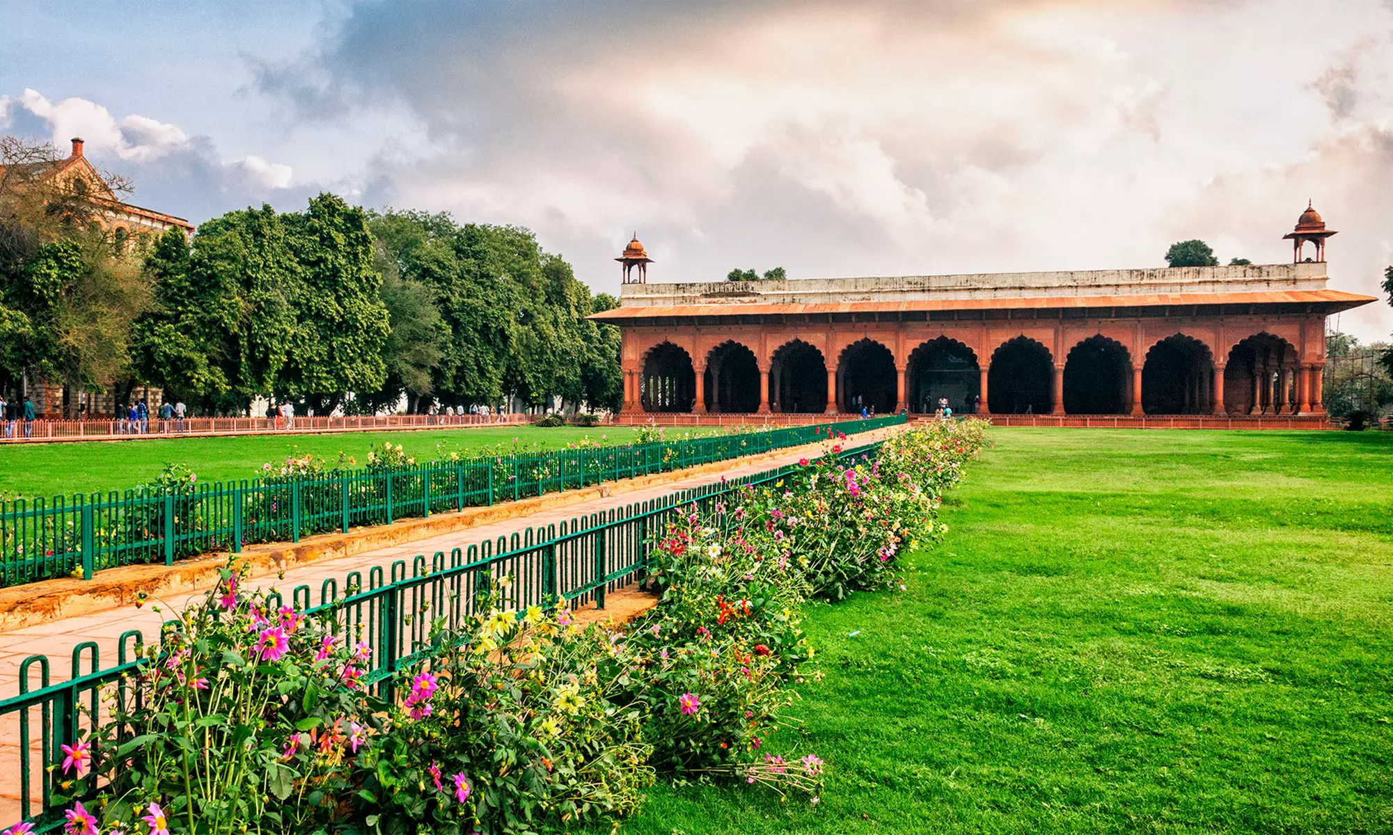 ✈ 9 or 11-Day India Golden Triangle & Ranthambore Tour with Air