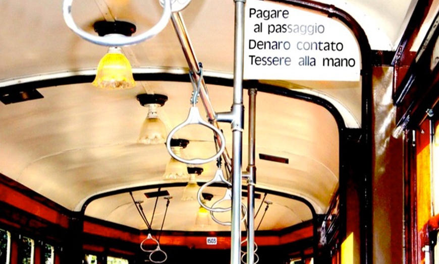 Image 2: Gita in tram storico a Milano