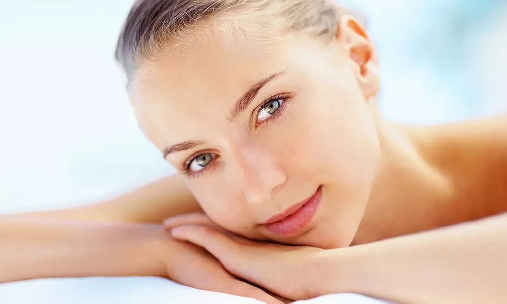 Limpieza facial con microdermoabrasión y masaje kobido desde 12,90 € o mesoterapia y microdermoabrasión por 24,90 € - Primary Image