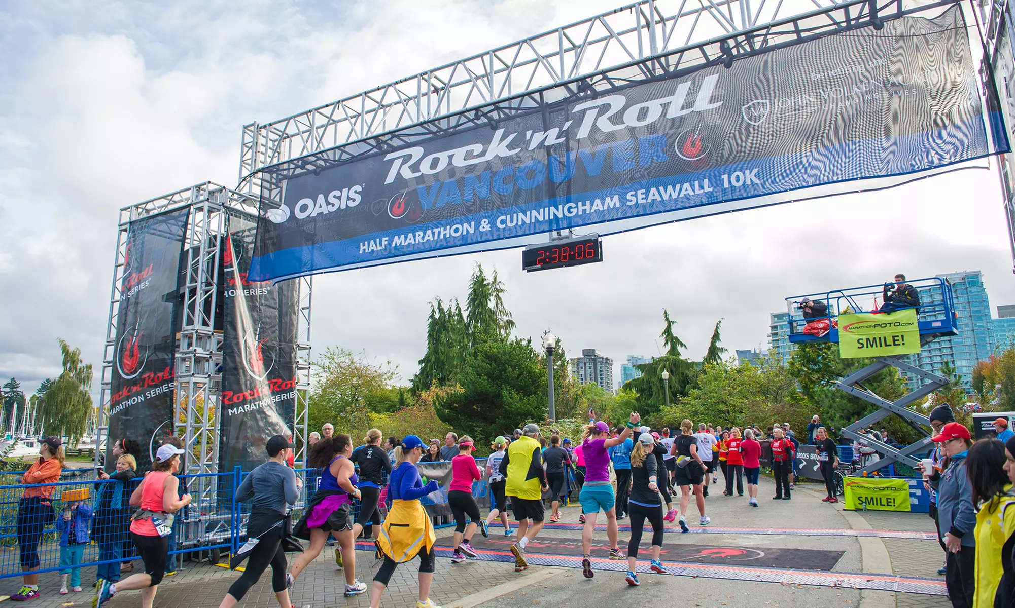 Rock 'n' Roll Oasis Vancouver Half Marathon & Cunningham Seawall 10K on October 24-25  - Second Medium