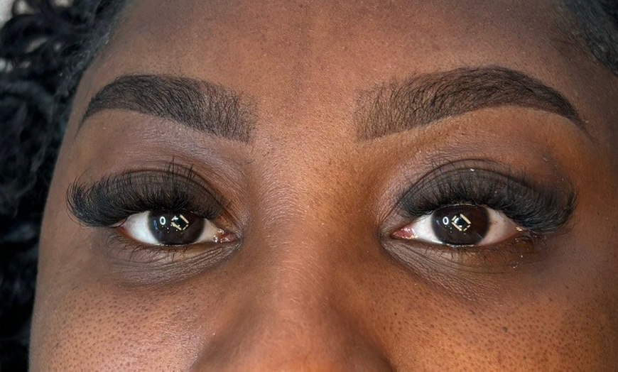 Image 5: Signature Lash Collections: Classic to Mega-Volume at Venus Room