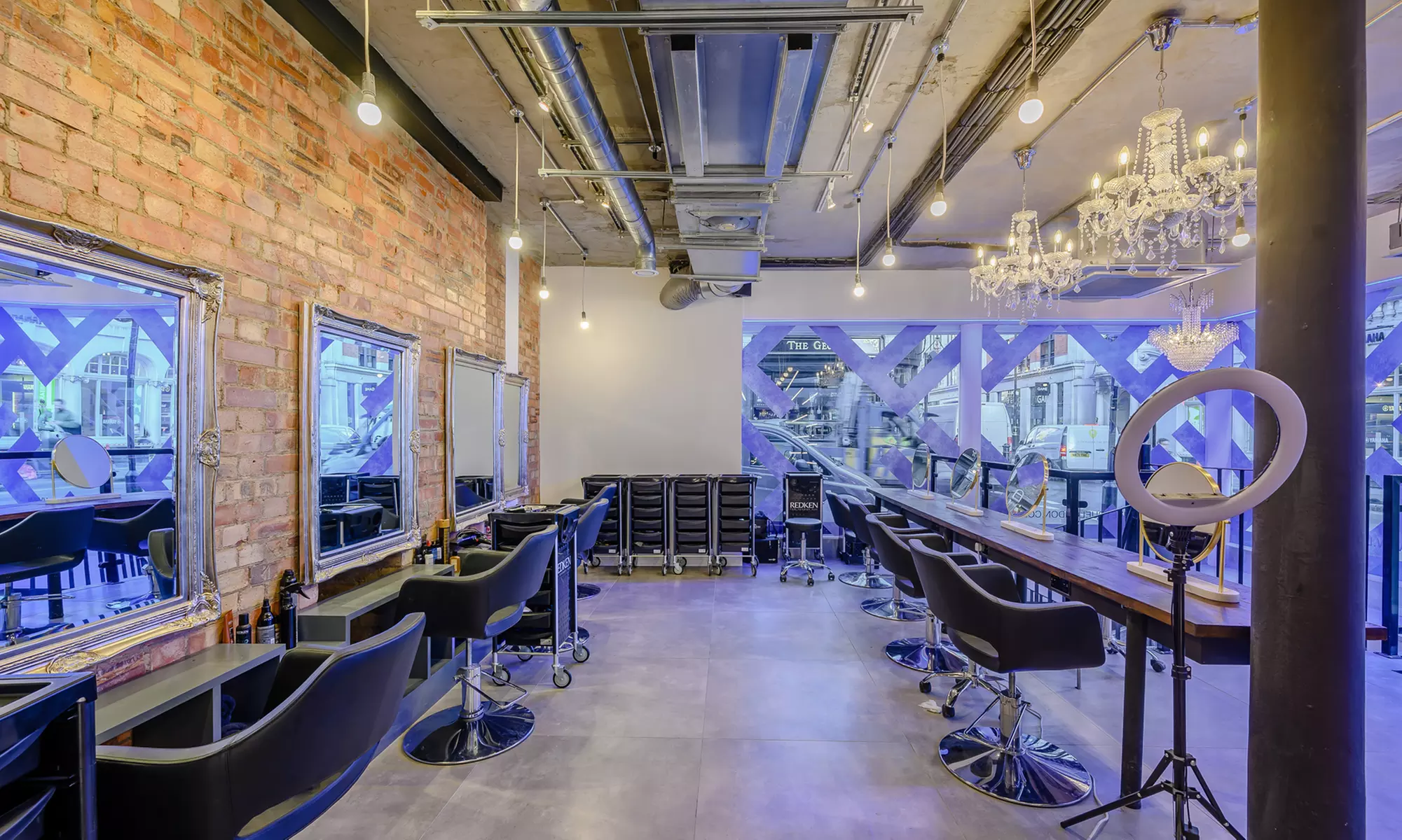 Step into the World of Confidence with Award-Winning Hair Services