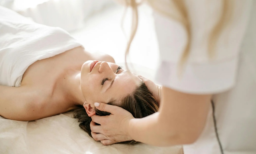 Image 5: Relax & Unwind with 30,60,90 or 120-Minute Therapeutic Massage