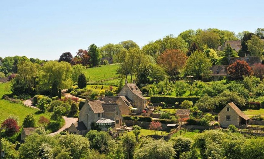 Image 1: Cotswolds Stay With Breakfast