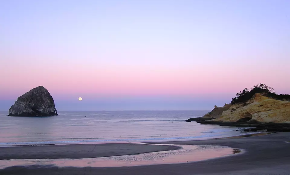 2-Night Stay for Two with Dining Credit and Beer at Inn at Cape Kiwanda in Pacific City, OR - Primary Image