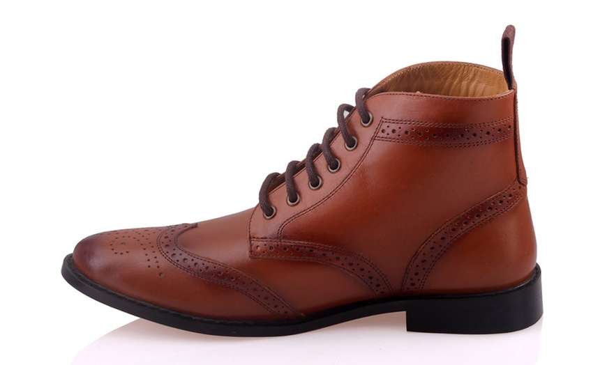 Image 19: Men's Brogue Boots