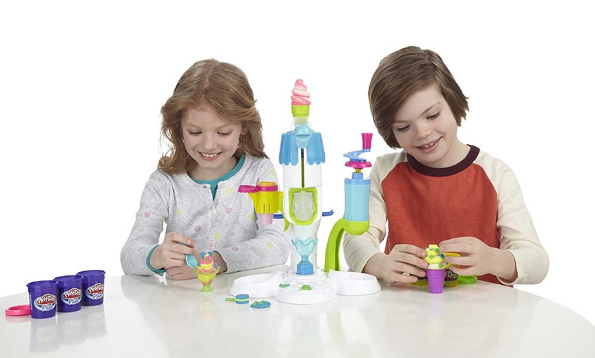 Image 23: Hasbro Play-Doh Set