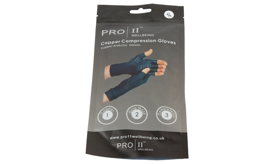 Image 4: Gants de compression infusés de cuivre de PRO 11 WELLBEING