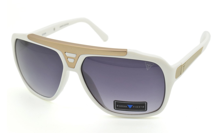 Image 5: Men's Guess Sunglasses