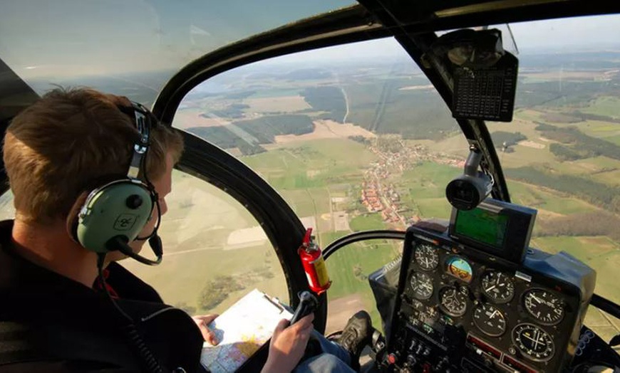 Image 1: Curso semi-acrobático para 1 persona con Piloto de Avioneta