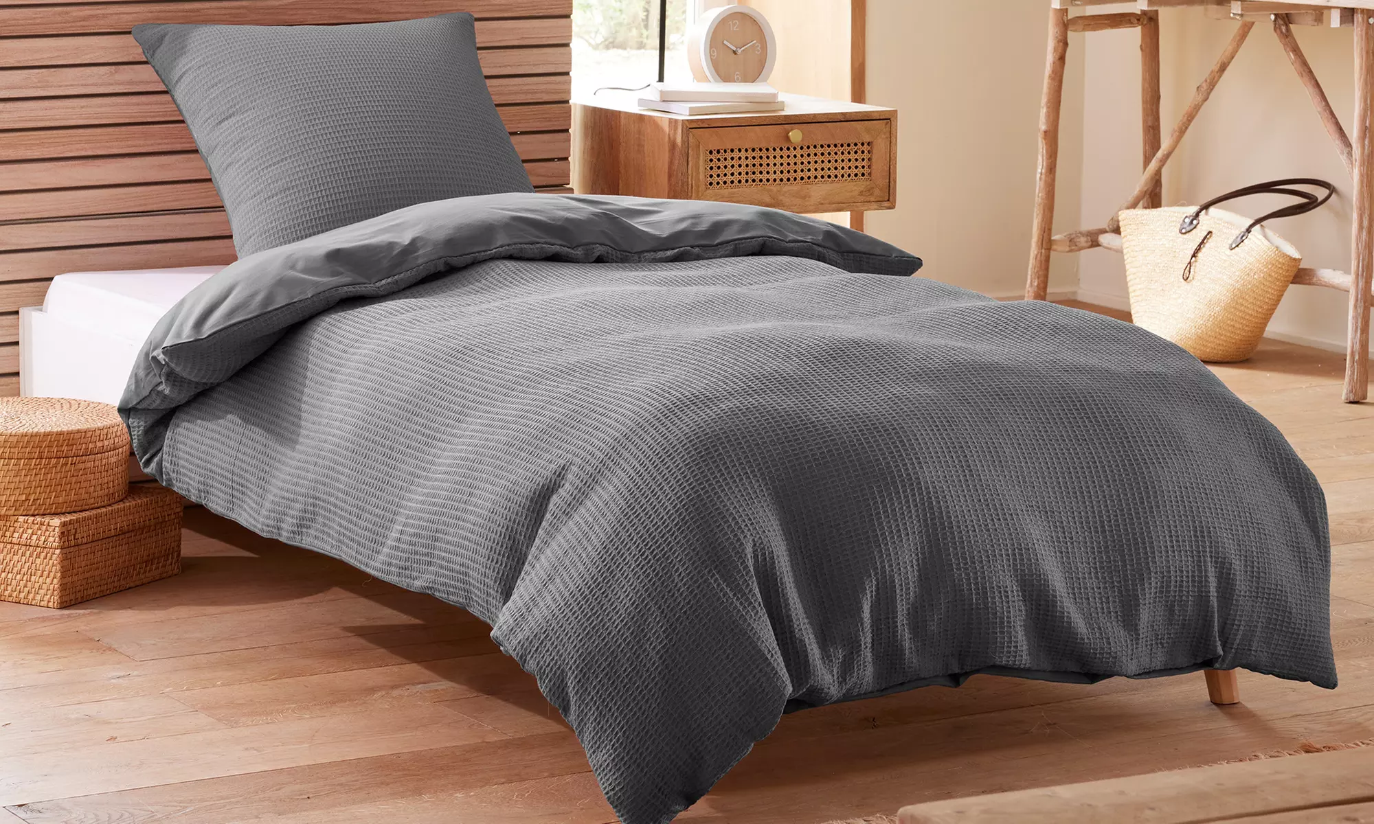 Parure de couette nid d'abeille Univers Décor, 100% coton, modèle et taille au choix - Primary Image