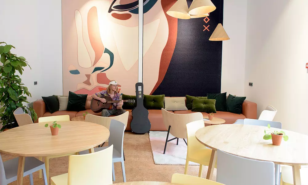 Maastricht: Privater Schlafbereich im Gemeinschaftsraum mit Spa