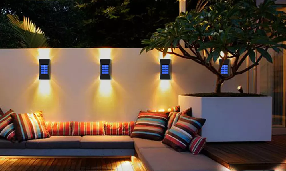 1x, 2x oder 4x Solar-LED-Wandlichter - Primary Image