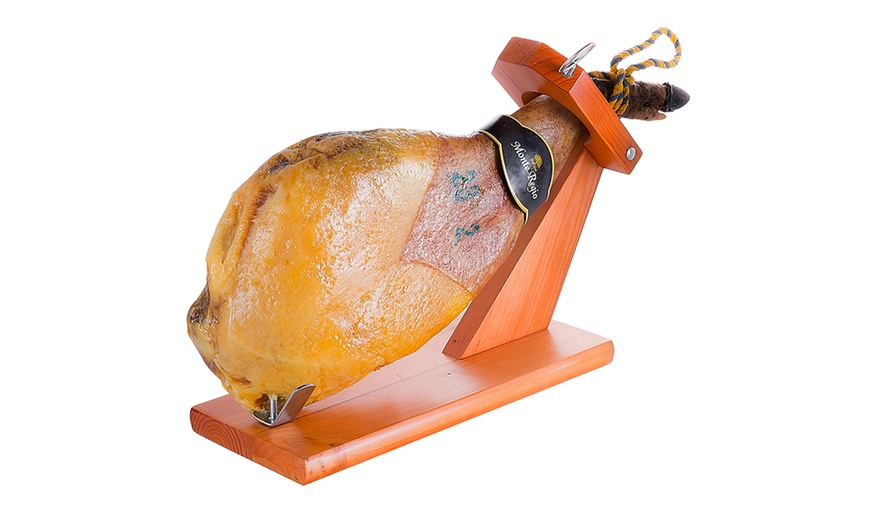 Image 1: 4kg Spanish Ham Shoulder