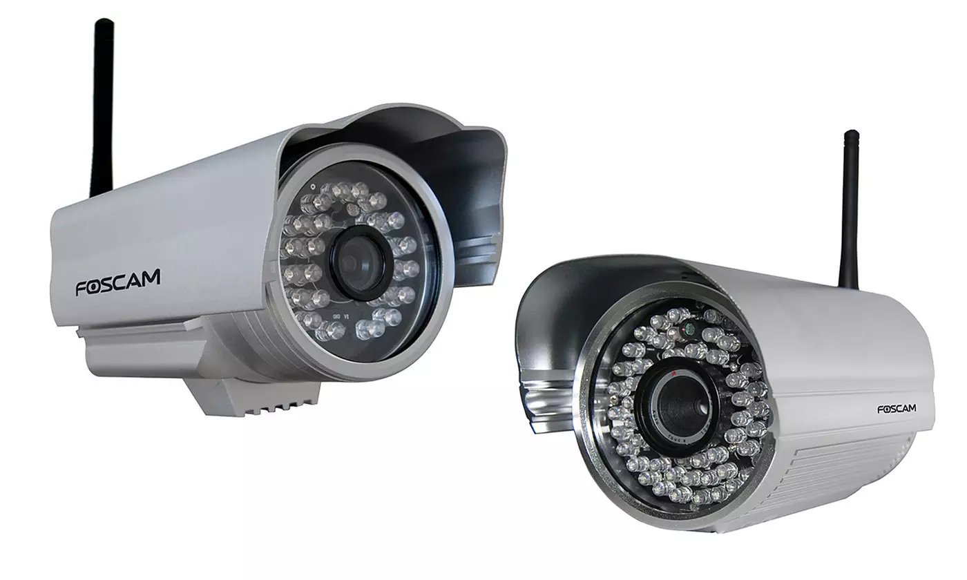 Foscam FI8904W or FI8905W Outdoor Wireless/Wired IP Camera - Primary Image