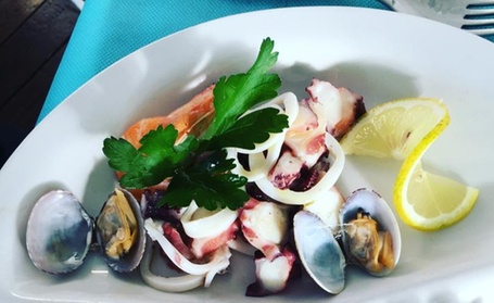 Menu con dolce e 4 calici di vino, al ristorante Mobydick trattoria e pizzeria (sconto fino a 54%)