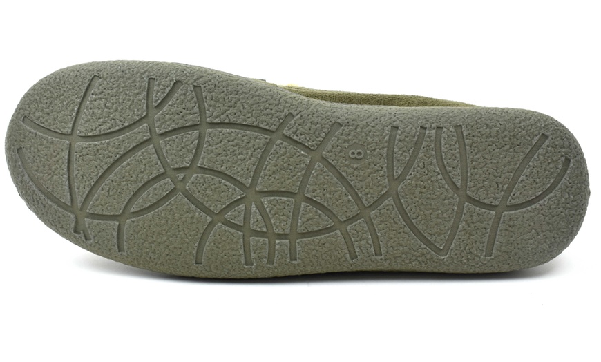 Image 5: Men's Fleece-Lined Slippers