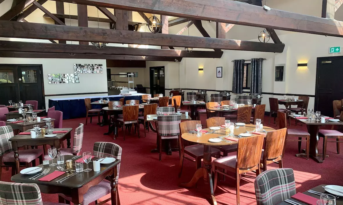 Lincolnshire: Standard/Superior Double Room with Breakfast