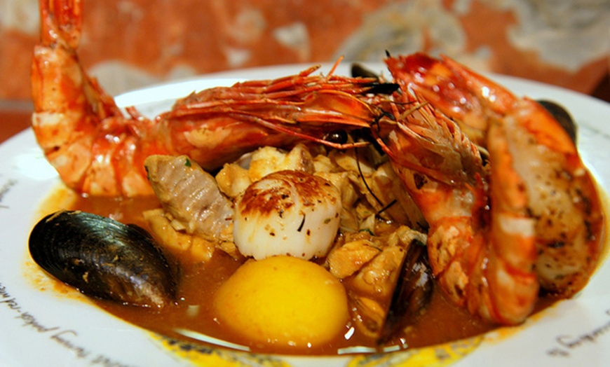 Image 1: Bouillabaisse pour 2 personnes, option dessert