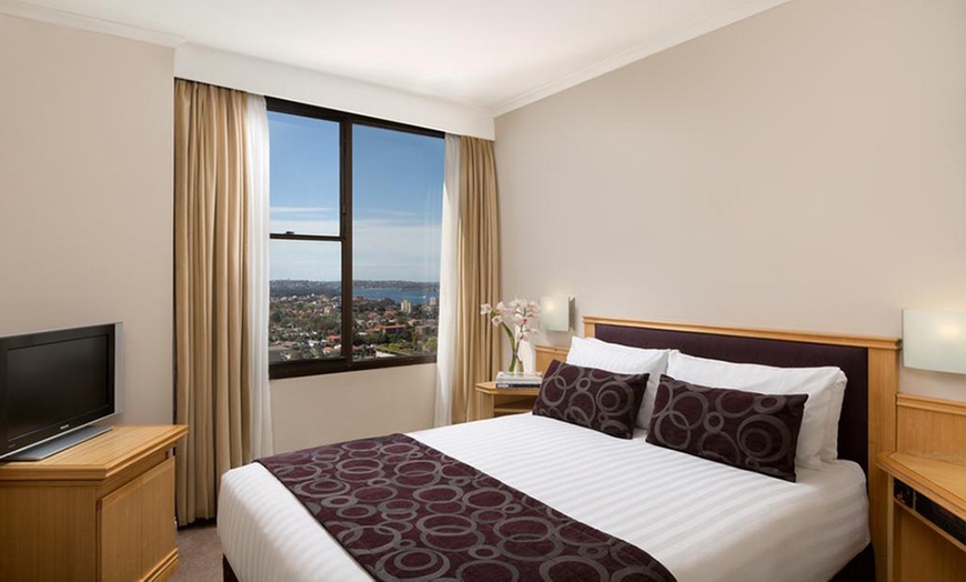 Image 4: North Sydney: Up to 2-Night 4* Stay with Food Credit