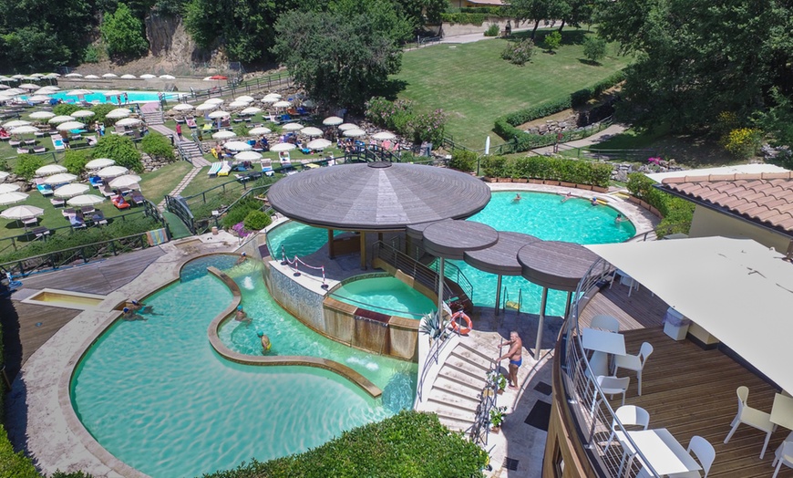 Image 5: Percorso con piscine, massaggi, lunch o cena alle Terme di Sorano