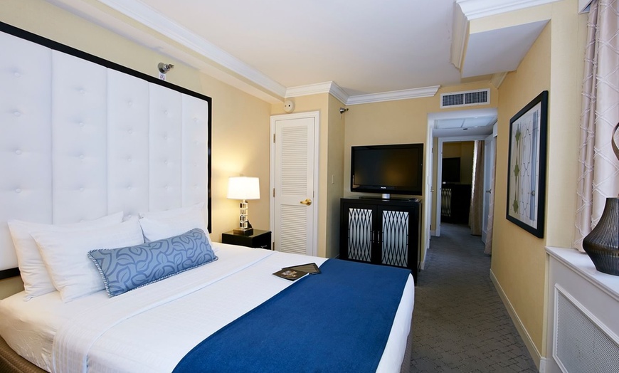 Image 4: Landmark Hotel Located on Chicago's Magnificent Mile