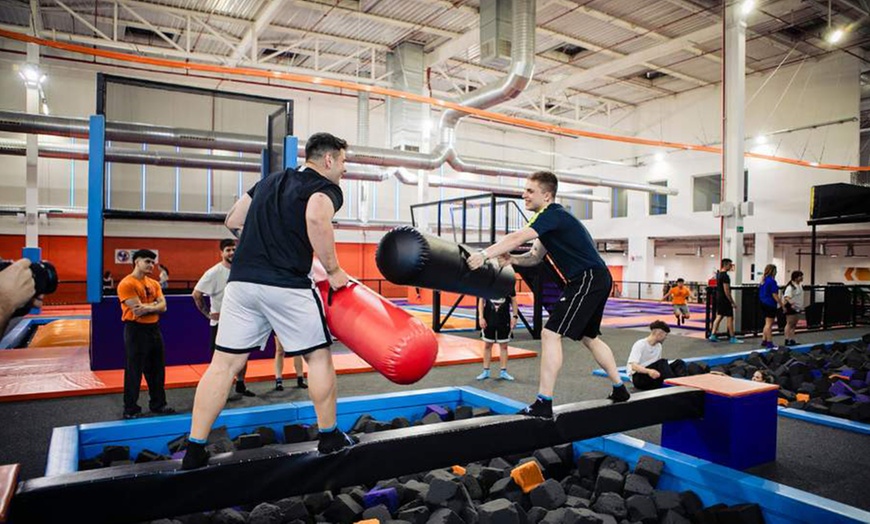 Image 14: 1 hora de acceso a Altitude Trampoline Park