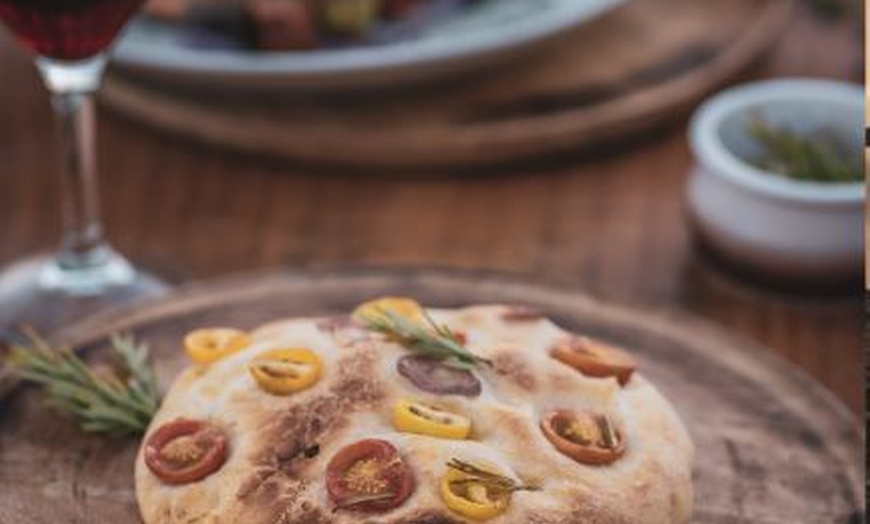 Image 21: Menú comida con visita a bodega con paseo por la finca y cata de vino