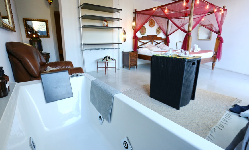 Image 22: Montseny : chambre double, villa ou suite avec cocktail, pdj et spa