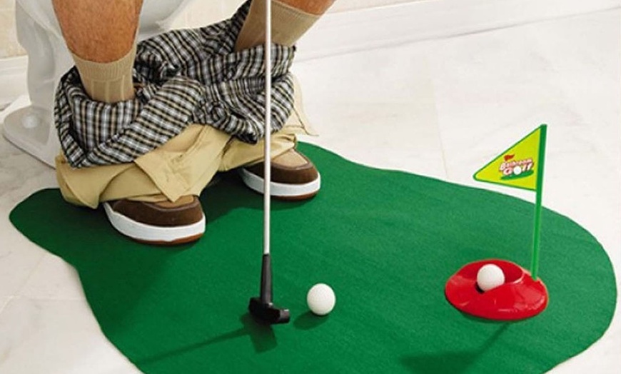 Image 4: 7-Piece Potty Golf Set and Putter