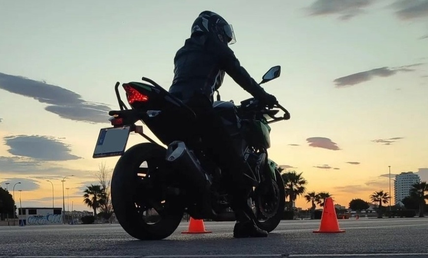 Image 3: Curso para el carné de moto A2 con prácticas en Autoescuela Almerimar