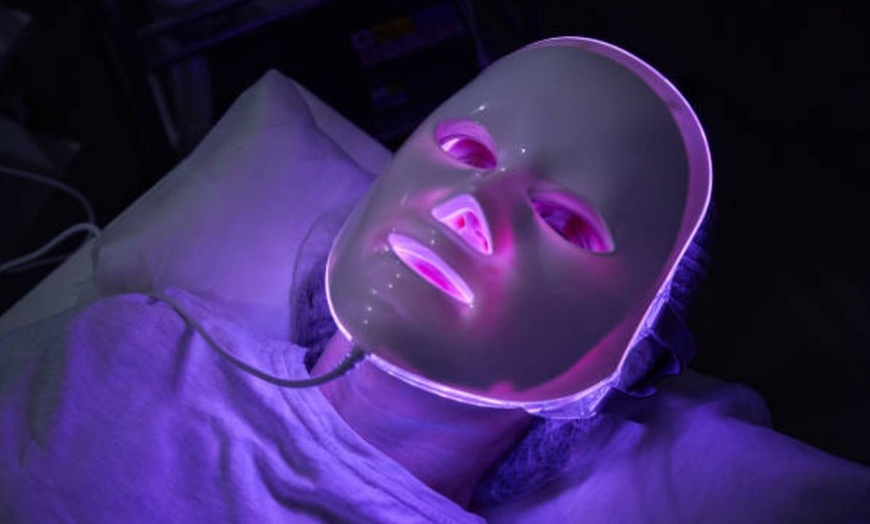 Image 12: Masaje relajante corporal con opción a máscara led facial