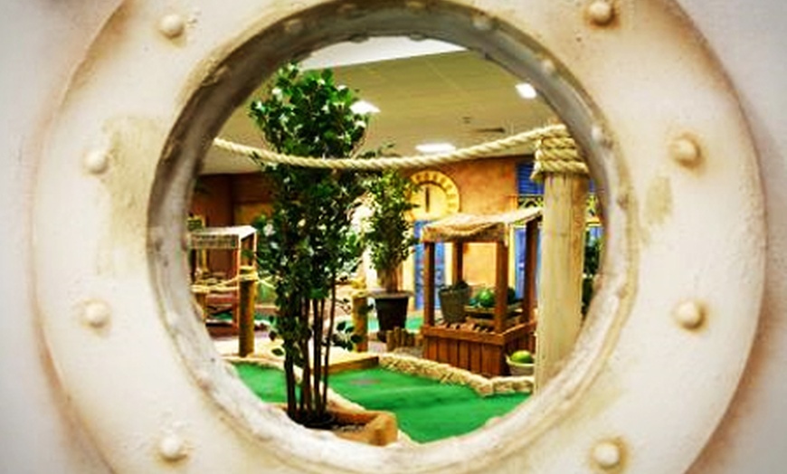 Image 2: Adventure Golf For Two £6