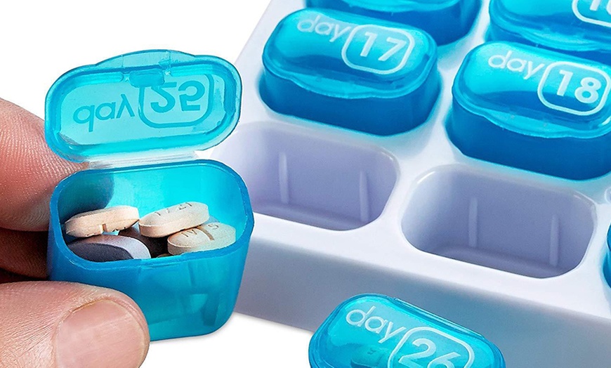 Image 2: 31-Day Pill Dispenser Storage Case