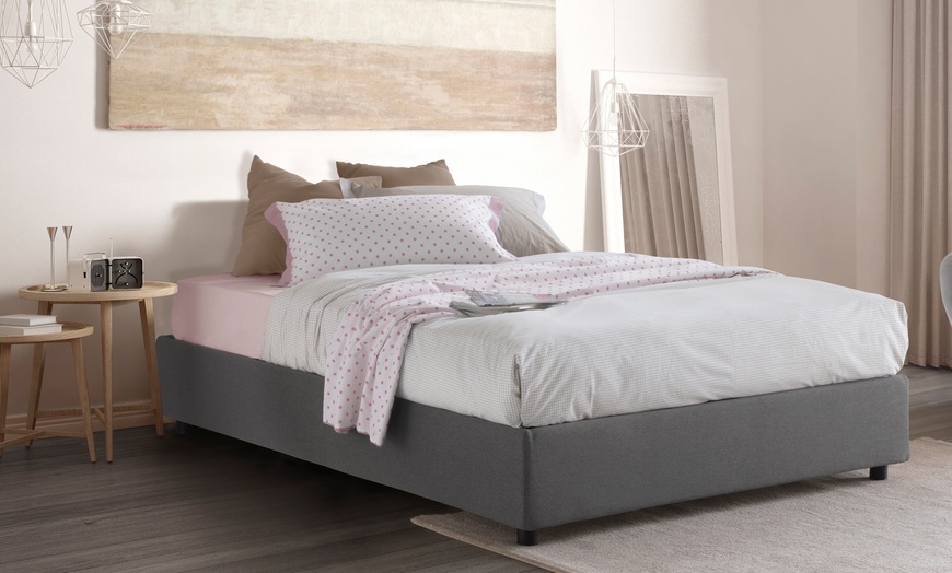 Image 13: Lit double sommier "Silvia" avec coffre de rangement, option matelas 