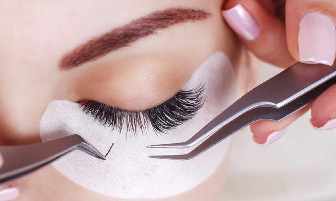 Get Fuller, Longer Eyelash Extensions With Our Professional Stylists