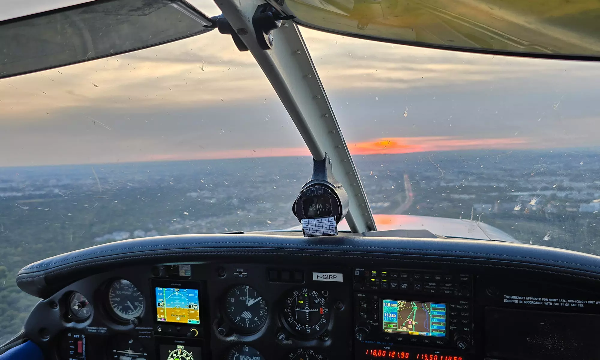 30 minutes de briefing et 30 minutes de vol effectif avec Club Aéro formation (50% de réduction)
