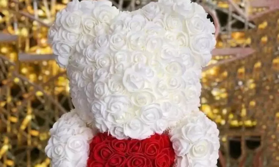 Ours en rose avec cœur dans sa boîte de Promo Linge