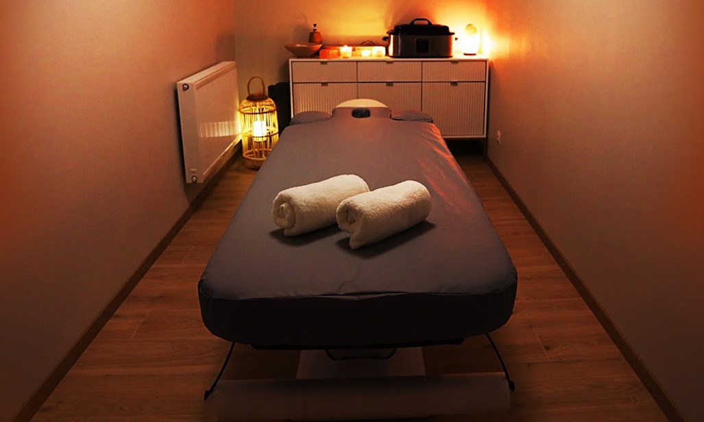 Do 39% zniżki na Masaż - Określona część ciała (ręka, szyja, głowa) w LIMIO Studio Odnowy Biologicznej