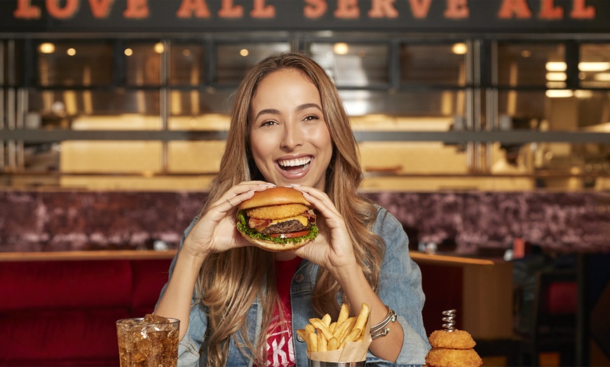 Image 8: Menú Hard Rock Café clásico o premium para 2 o 4 personas con bebida
